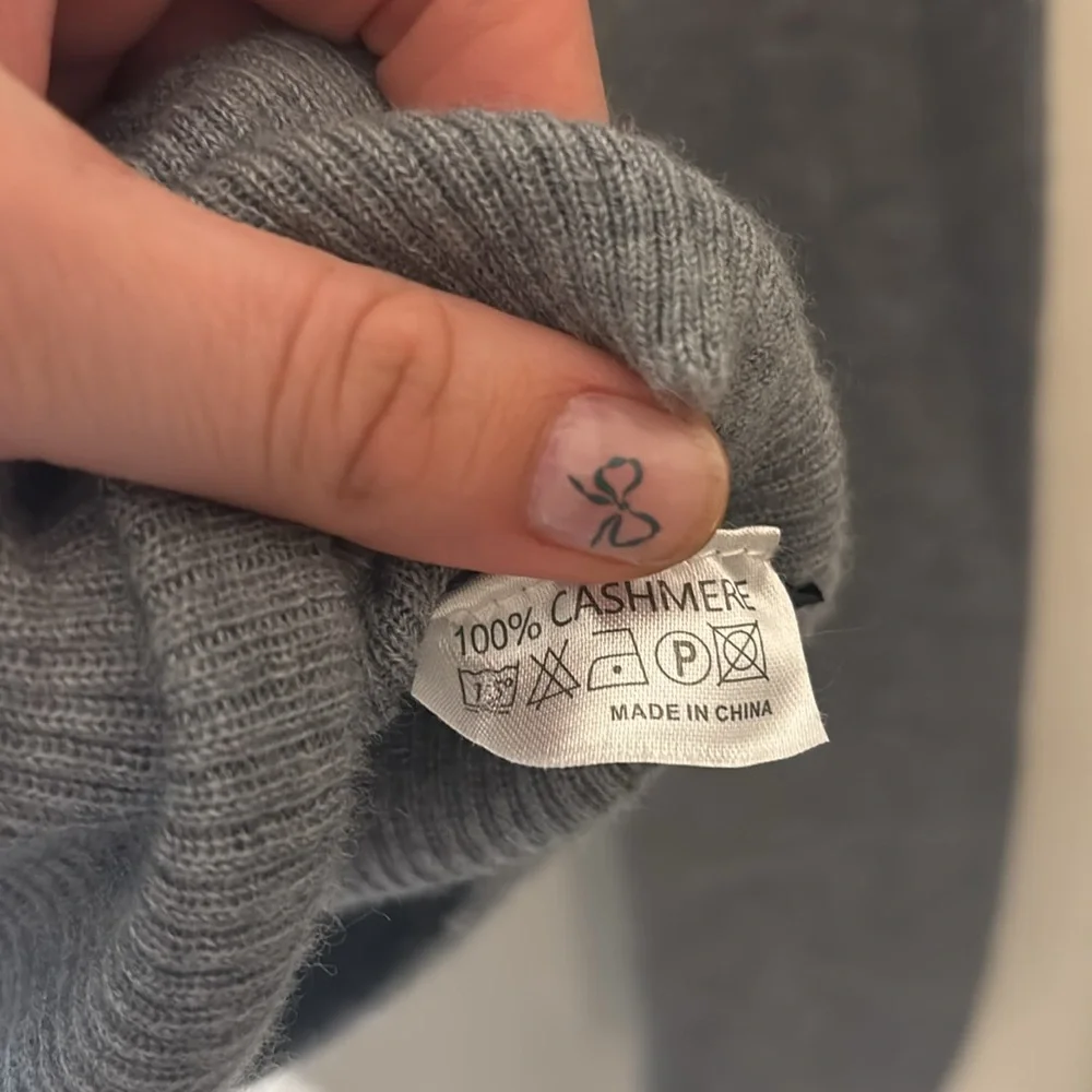 ☕️ {PRICE FIRM} DDR Cashmere Core Turtleneck ~ Heather Grey - Picture 9 of 10